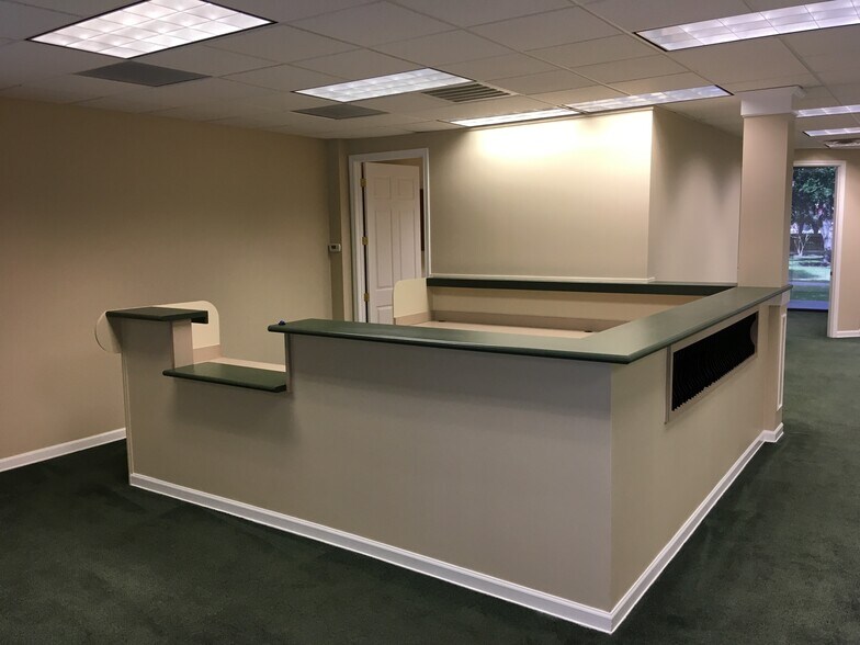 More Photos Of 830 S Mason Rd, Katy Medical For Sale