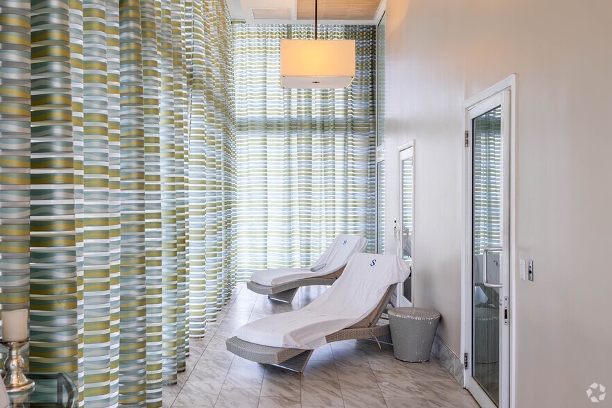More Photos Of 50 Biscayne Blvd, Miami Apartments For Lease