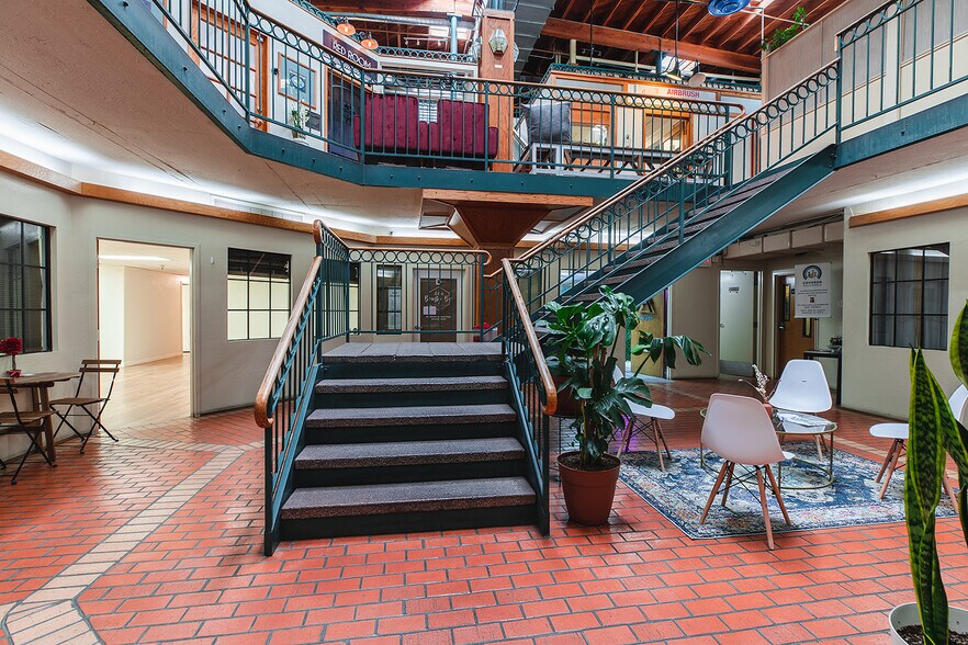 More Photos Of 102-104 E State St, Redlands Storefront Retail Office For Lease