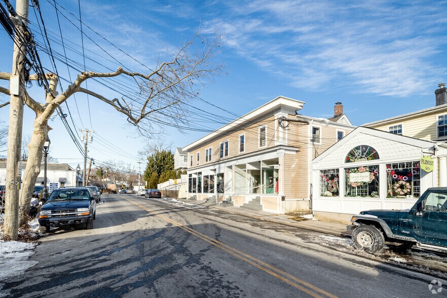 More Photos Of 82-86 Birch Hill Rd, Locust Valley Storefront Retail Residential For Lease