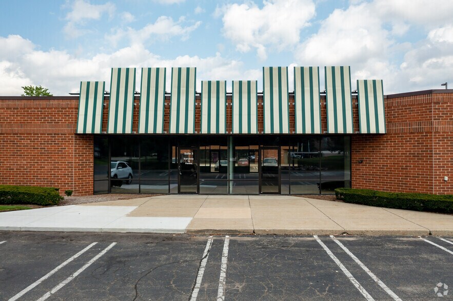 More Photos Of 21455 Melrose Ave, Southfield Unknown For Lease