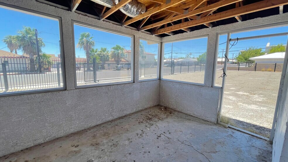 More Photos Of 701 W Broadway St, Needles Fast Food For Sale