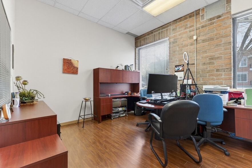 More Photos Of 1558 Rue Viel, Montréal Office For Sale