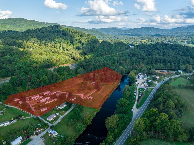 More Photos Of 371 Riverview Dr, Waynesville Manufactured Housing Mobile Home Park For Sale