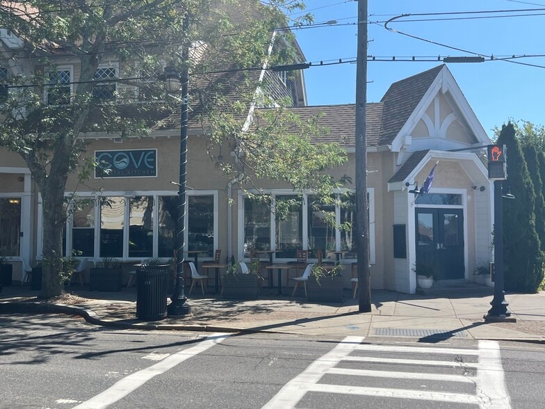 More Photos Of 617 Main St, Hyannis General Retail For Lease