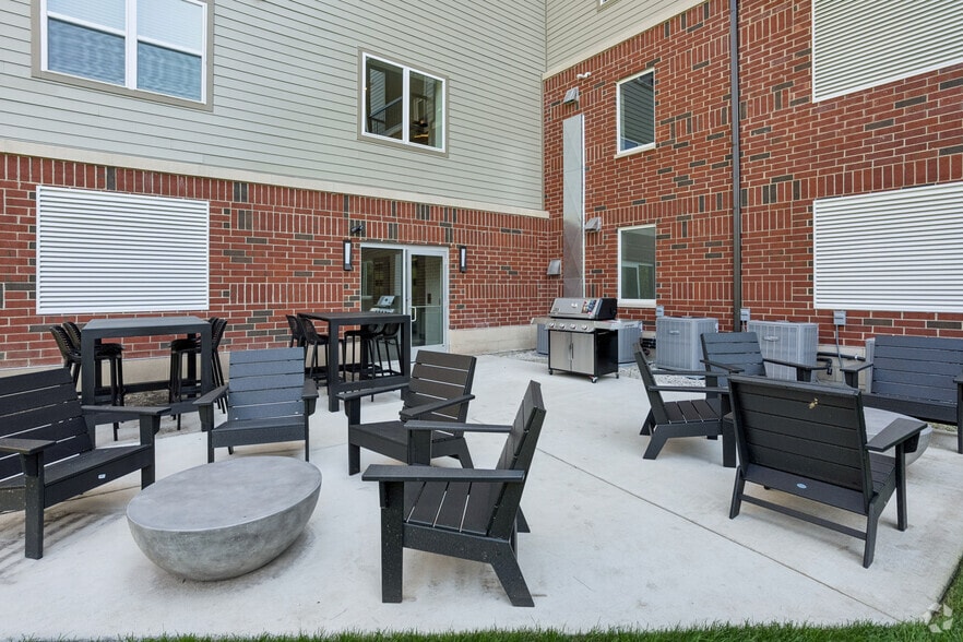 More Photos Of 77 S Adams St, Oswego Apartments For Lease