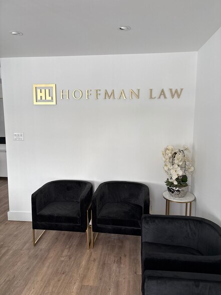 More Photos Of 193 Roe Ave, Toronto Office Residential For Lease