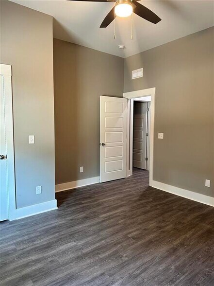 More Photos Of 1327 Park St, Bowling Green Apartments For Sale