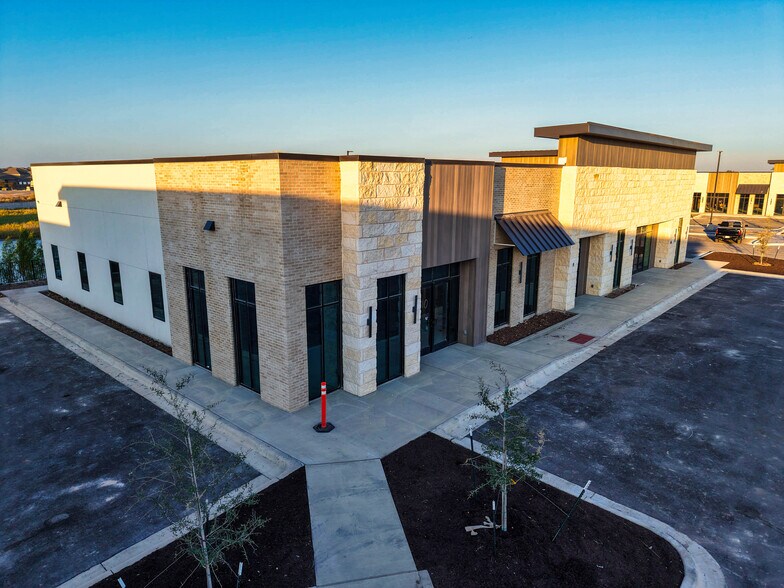 More Photos Of 2021 Kauffman Loop, Georgetown Storefront Retail Office For Lease