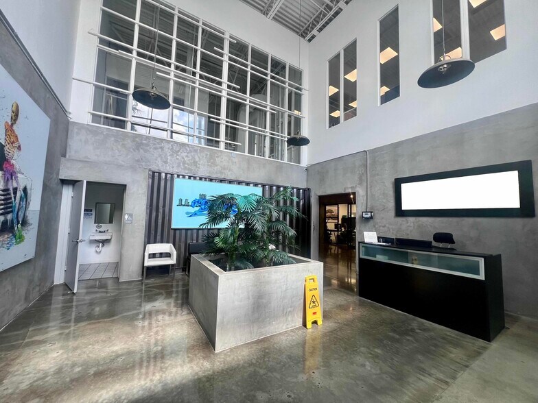 More Photos Of 7620 NW 25th St, Miami Distribution For Sale