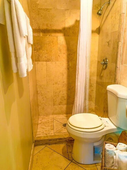 More Photos Of 345 Hamden Dr, Clearwater Hotel For Sale