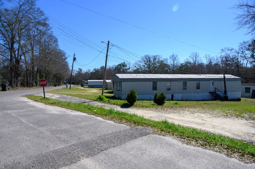 More Photos Of 100 Lunsford Cir, Opp Manufactured Housing Mobile Home Park For Sale
