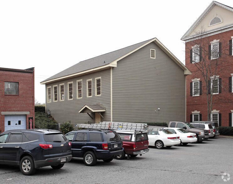 More Photos Of 271 NE Roswell St, Marietta Office For Lease