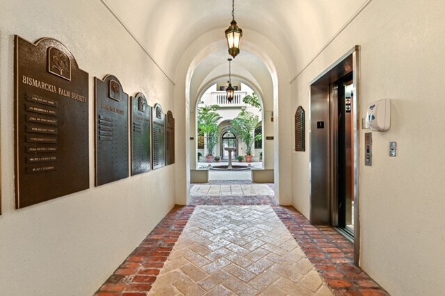 More Photos Of 700 S Dixie Hwy, West Palm Beach Office For Lease