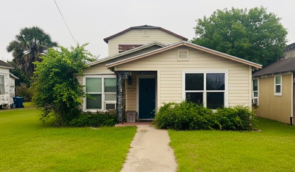 Primary Photo Of 319 W Main St, Bishop Multifamily For Sale