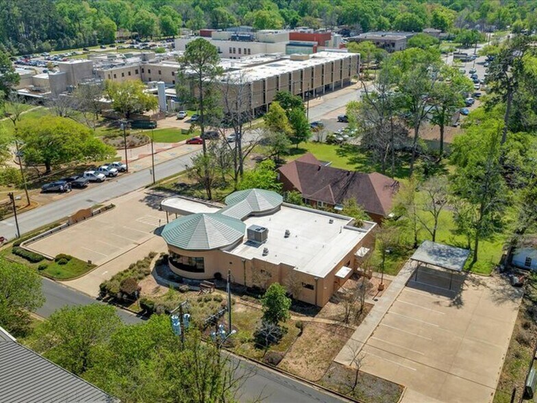 More Photos Of 1225 N Mound St, Nacogdoches Skilled Nursing Facility For Lease