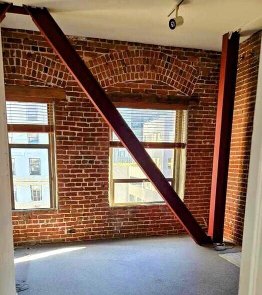 More Photos Of 1242 Market St, San Francisco Loft Creative Space For Lease