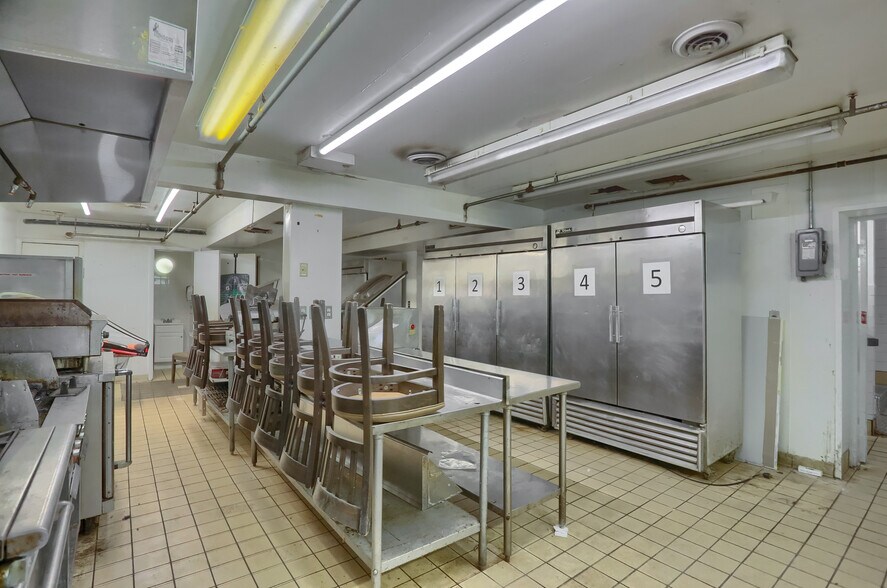 More Photos Of 634 Camp Horne Rd, Pittsburgh General Retail For Sale