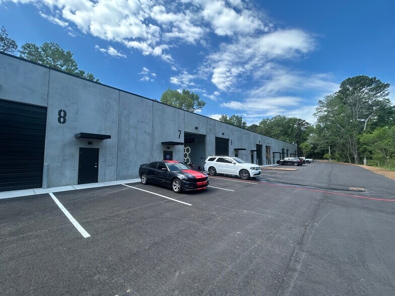 More Photos Of 6548 Ward Ave, Charleston Light Distribution For Lease