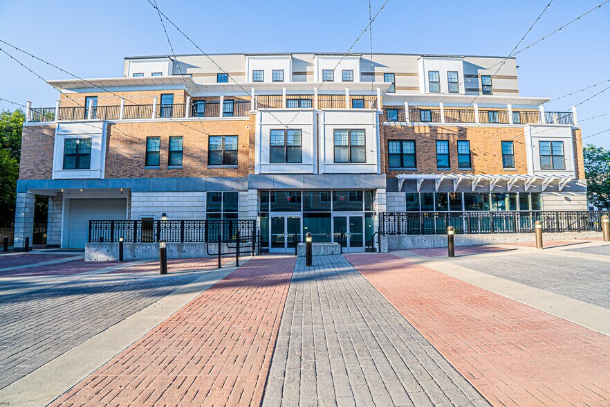 More Photos Of 485 Common St, Belmont Apartments For Lease