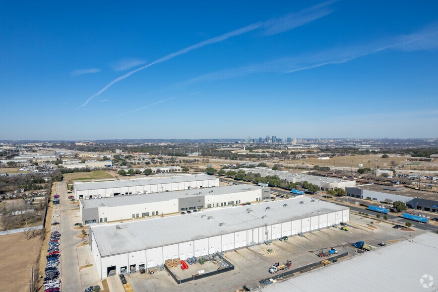 More Photos Of 5811 Trade Center Dr, Austin Warehouse For Lease