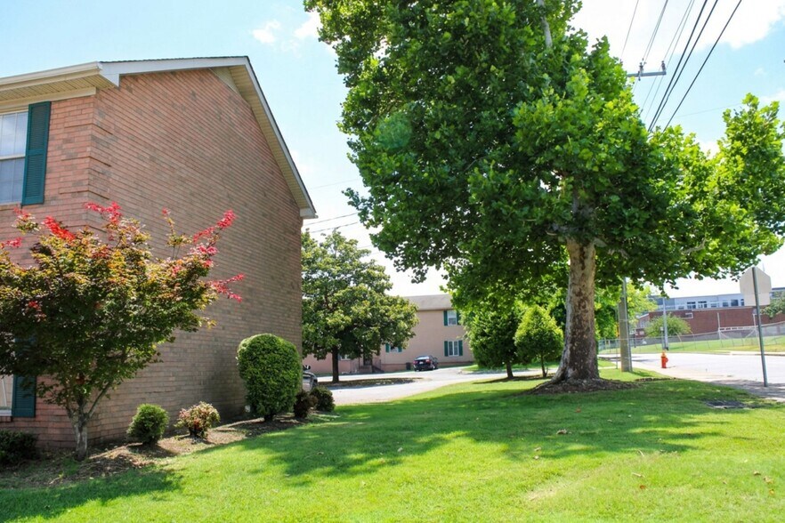 More Photos Of 516 19th Ave N, Nashville Apartments For Sale