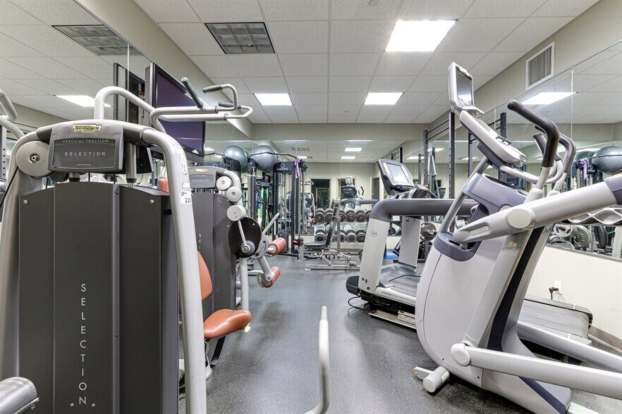 More Photos Of 2572 Davies Ave, Port Coquitlam Warehouse For Sale