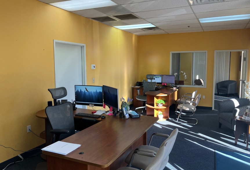 More Photos Of 8263 W Thunderbird Rd, Peoria Office For Lease