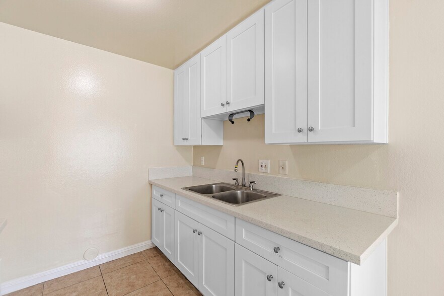 More Photos Of 3300 W Orange Ave, Anaheim Multifamily For Sale