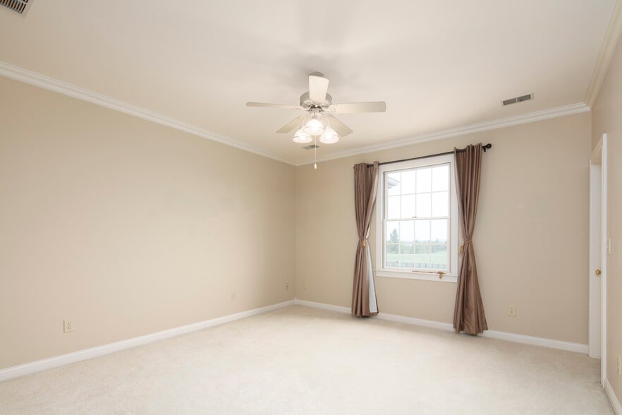 More Photos Of 4664 Lexington Rd, Winchester Specialty For Sale