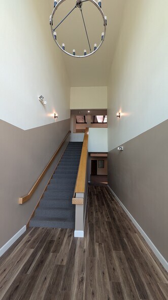 More Photos Of 20055 SW Pacific Hwy, Sherwood Office For Lease