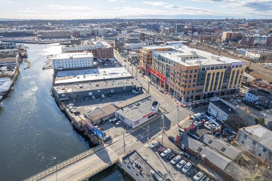 More Photos Of 10 Mill St, Port Chester Freestanding For Lease