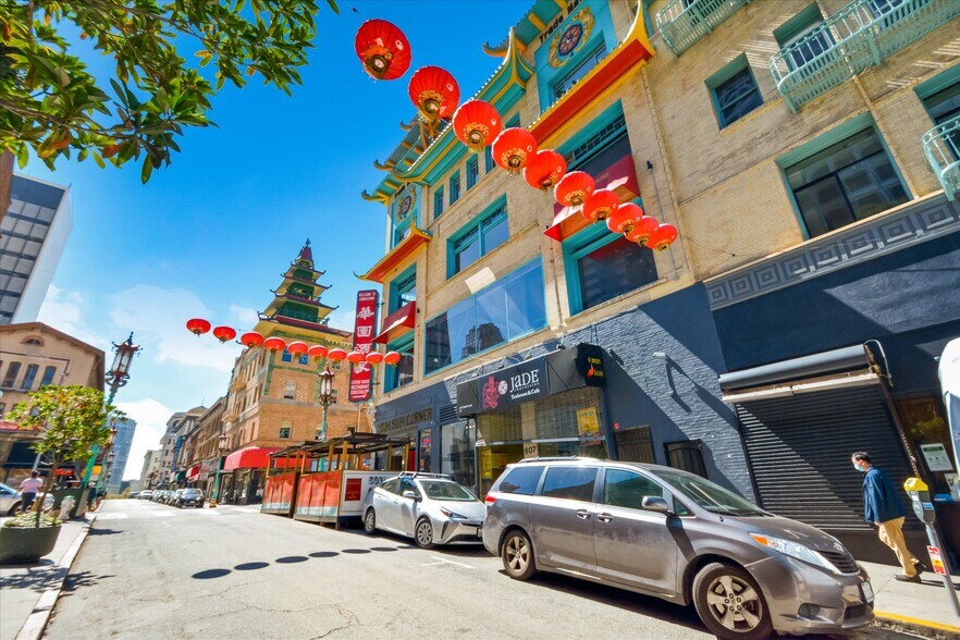 More Photos Of 601-625 Grant Ave, San Francisco Storefront Retail Office For Lease