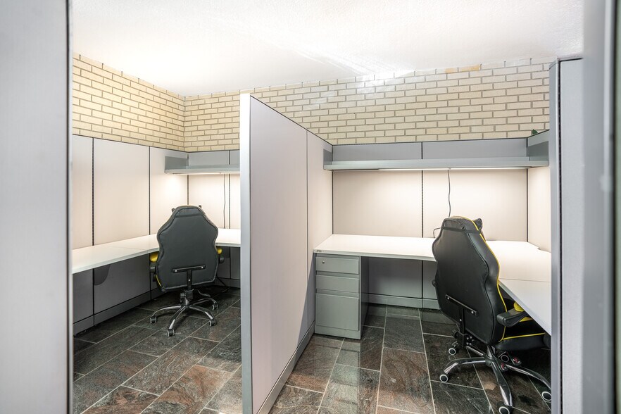 More Photos Of 622 Kempner, Galveston Loft Creative Space For Lease