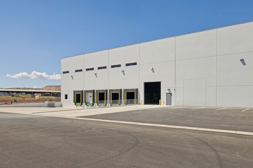 More Photos Of 1450 E Venture Dr, Saint George Manufacturing For Sale