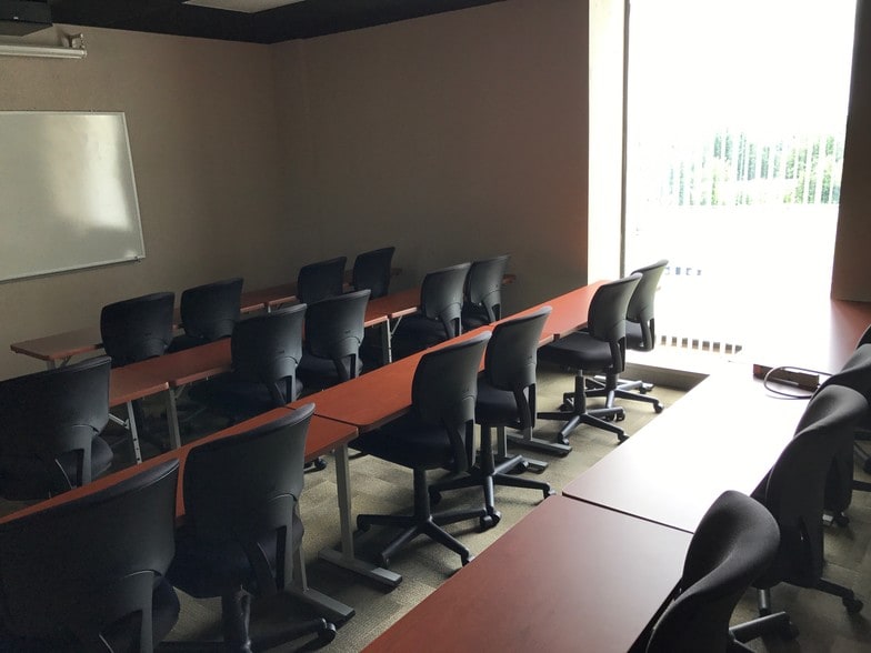 More Photos Of 8030 Arrowridge Blvd, Charlotte Office For Sale