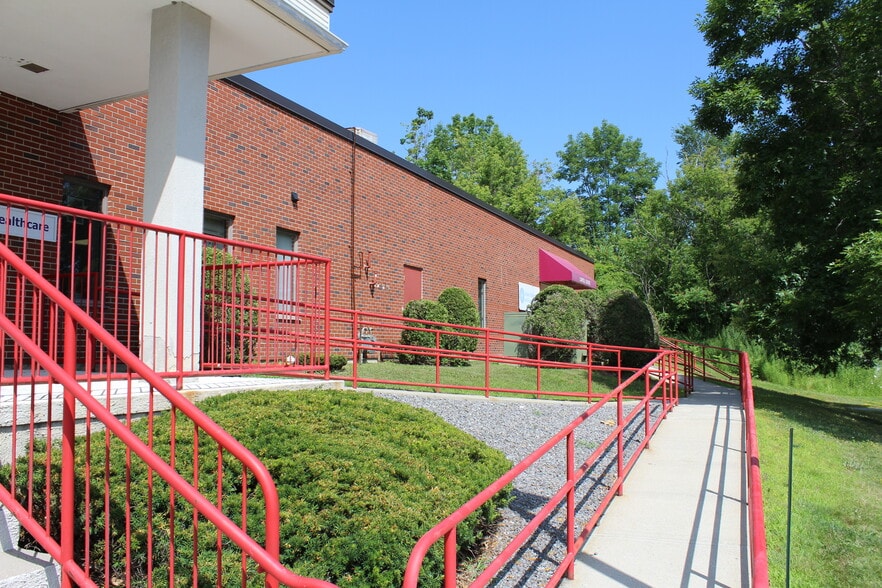 More Photos Of 219 Capitol St, Augusta Office For Lease