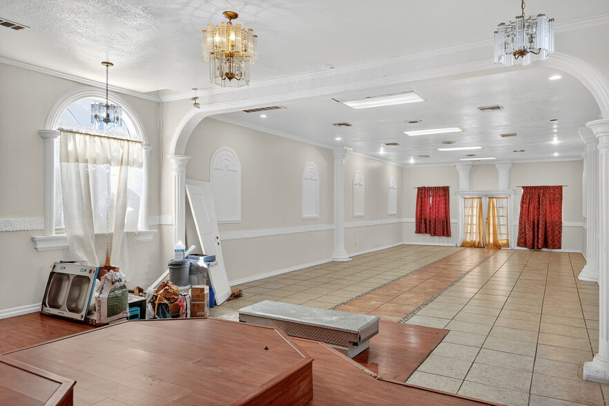 More Photos Of 400 N Hayes Ave, Oxnard Multifamily For Sale