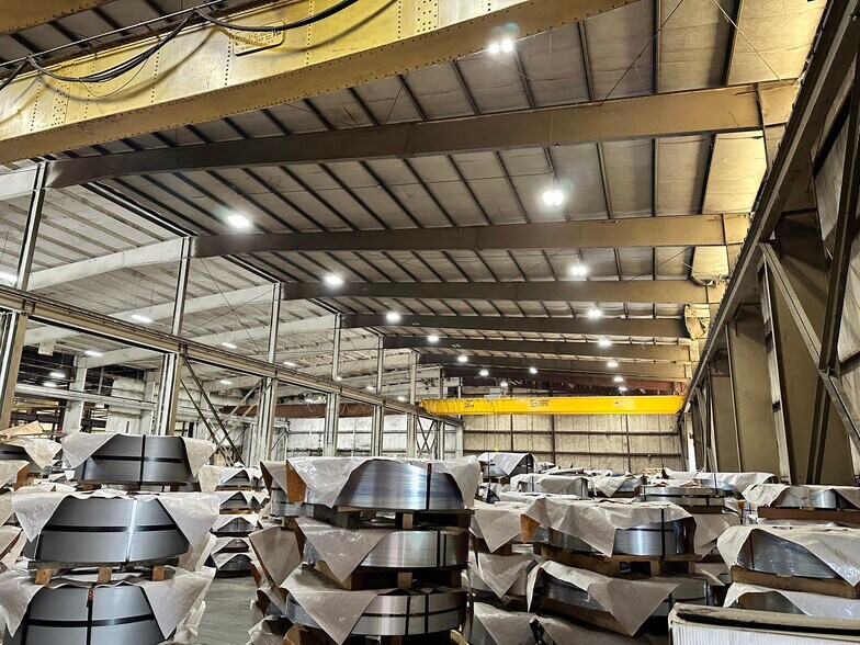 More Photos Of 5443 W 70th Pl, Bedford Park Manufacturing For Sale