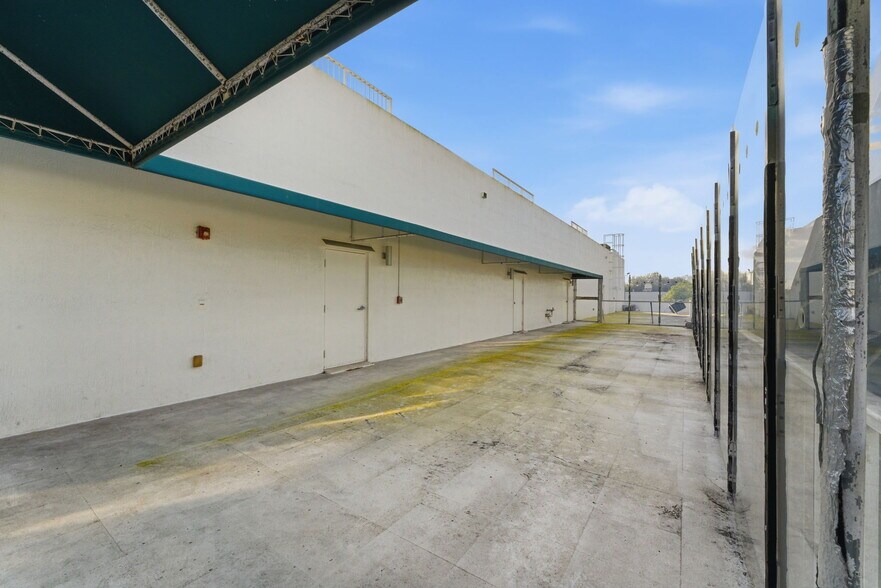 More Photos Of 6545 NW 169th St, Hialeah Medical For Sale