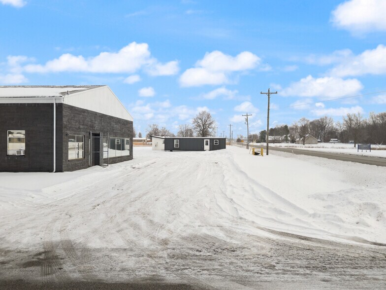 More Photos Of 677 S Cardinal Ln, Scottsburg Industrial For Sale
