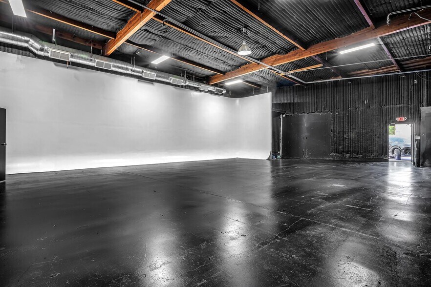 More Photos Of 5727 W Adams Blvd, Los Angeles Warehouse For Sale