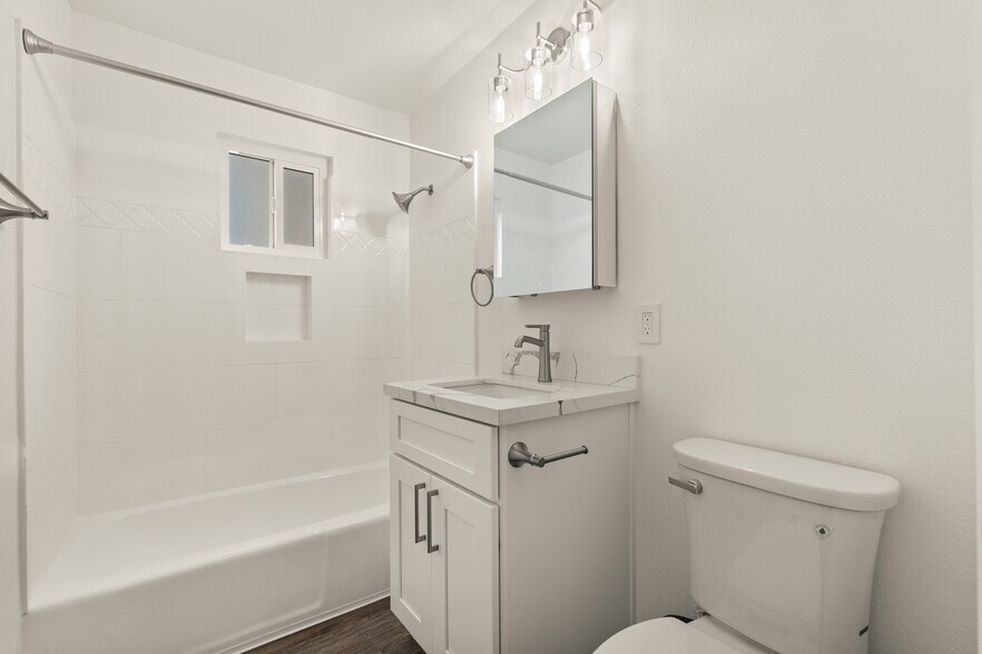 More Photos Of 2114 Clark Ln, Redondo Beach Multifamily For Sale