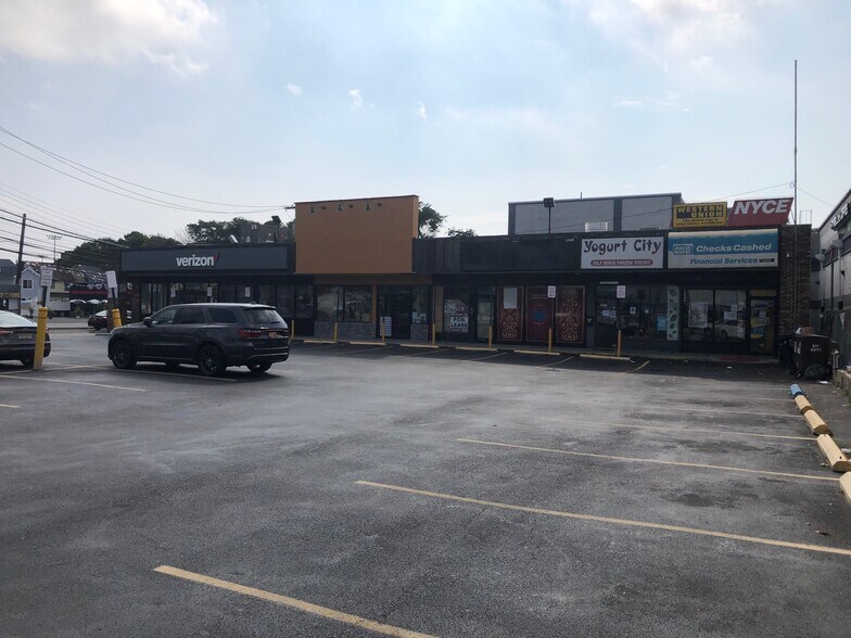 More Photos Of 2506 Hylan Blvd, Staten Island Storefront For Lease
