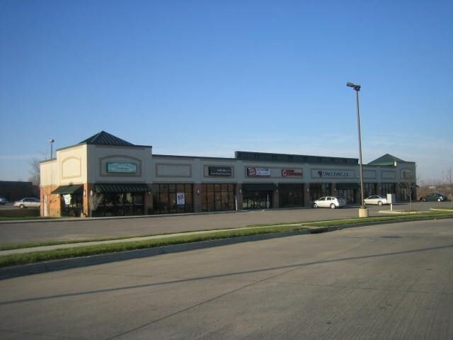 More Photos Of 2512 White Tail Dr, Cedar Falls Storefront For Lease