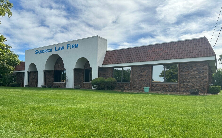 More Photos Of 16475 Van Dam Rd, South Holland Flex For Sale