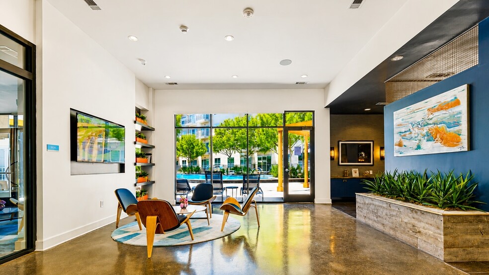 More Photos Of 660 Yorktown St, Dallas Apartments For Sale