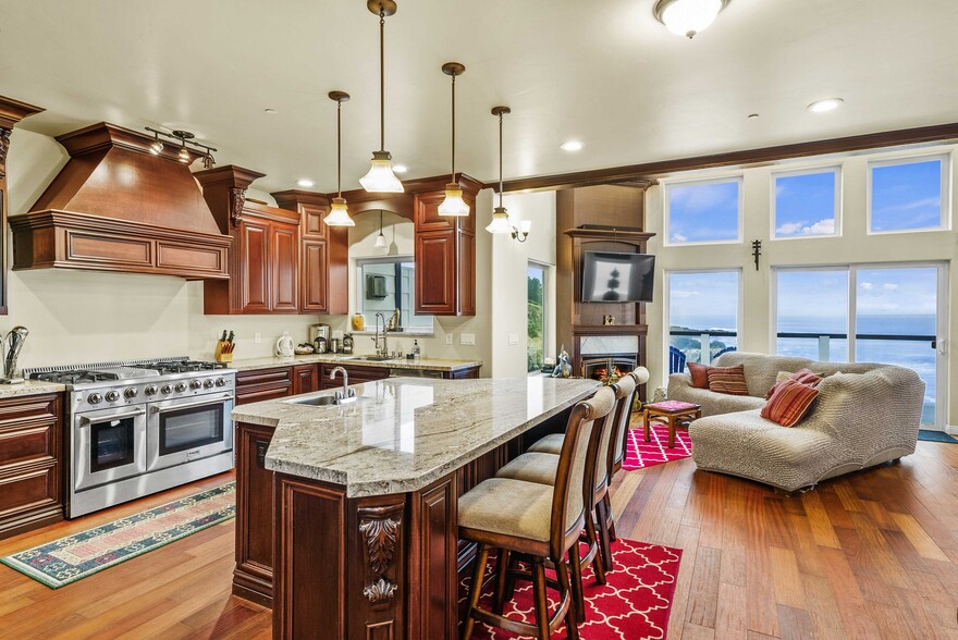 More Photos Of 266 Dolphin Dr, Whitethorn Hotel For Sale