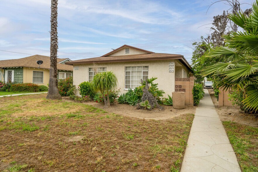 More Photos Of 2569 N Lincoln St, Burbank Multifamily For Sale