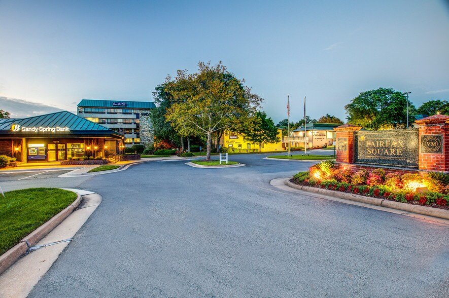 More Photos Of 9926 Main St, Fairfax Office For Lease